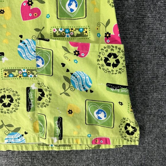 ScrubStar Top Size Medium  Short Sleeve Pockets V Neck Green Earth Heart Print - Picture 4 of 9